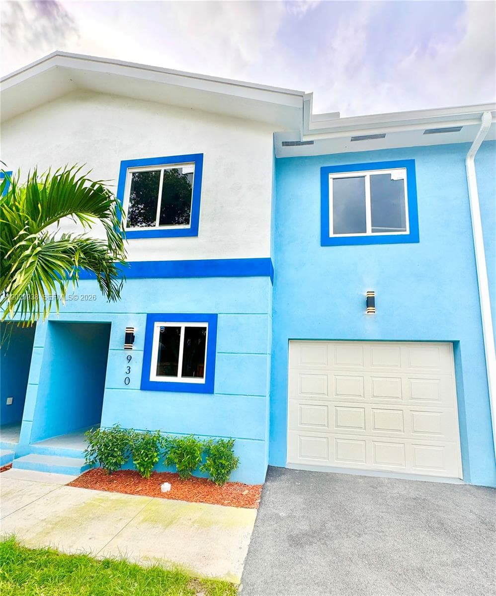 930 NW 2nd St, Fort Lauderdale, FL 33311 photo 2