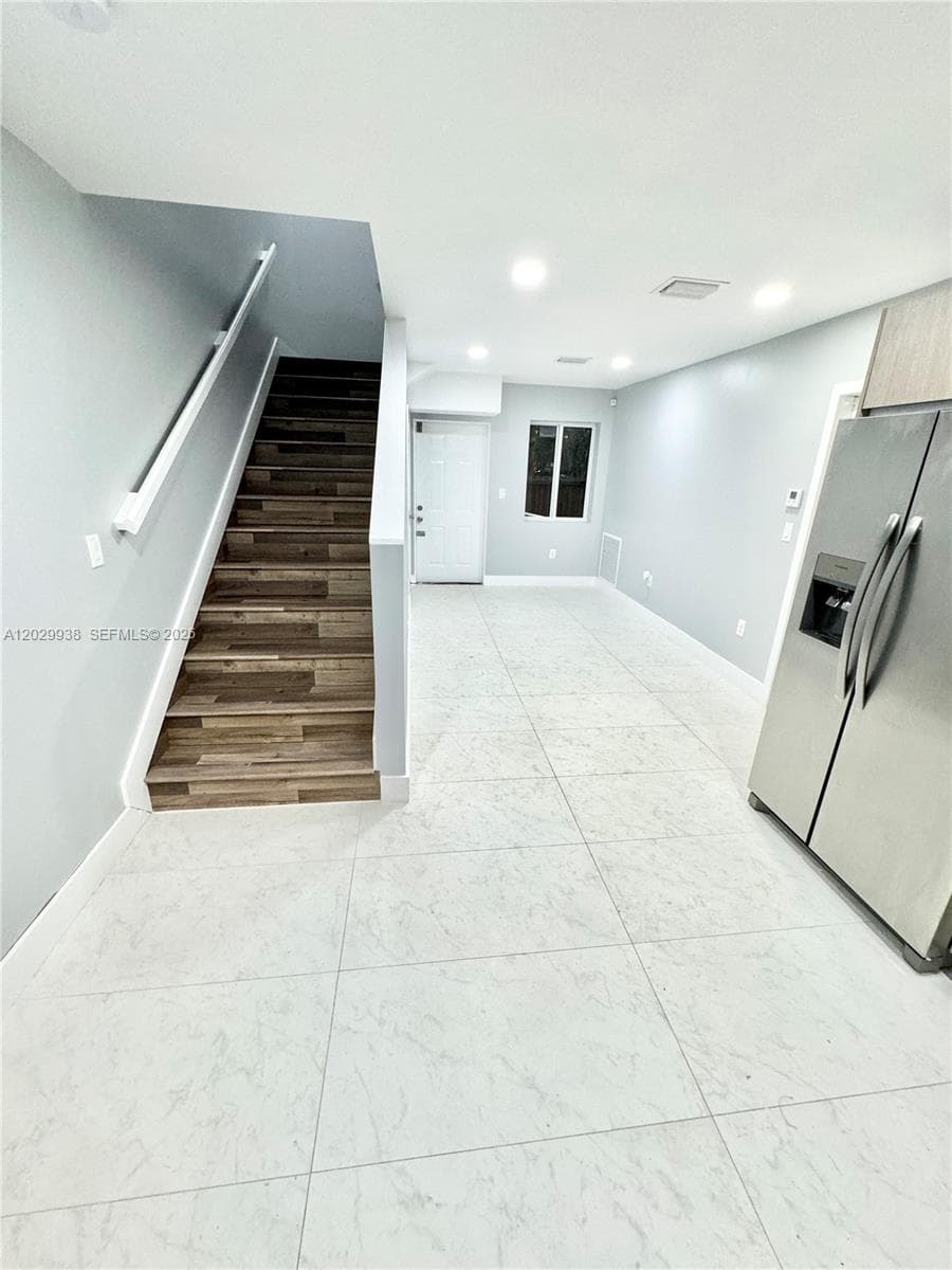 930 NW 2nd St, Fort Lauderdale, FL 33311 photo 3