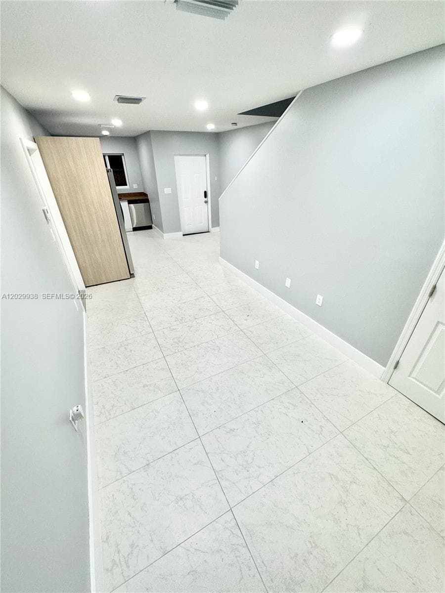 930 NW 2nd St, Fort Lauderdale, FL 33311 photo 5