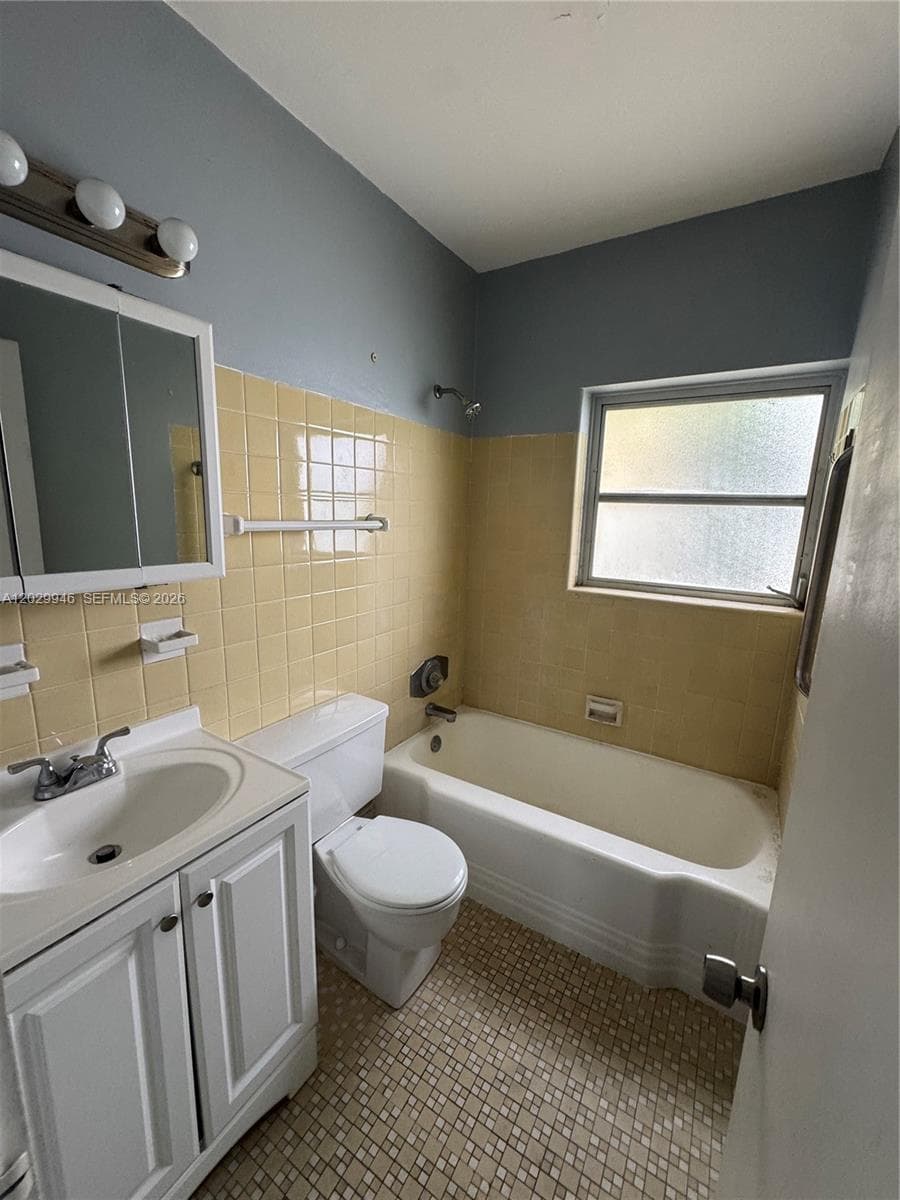 10281 E Bay Harbor Dr # D3, Bay Harbor Islands, FL 33154 photo 5