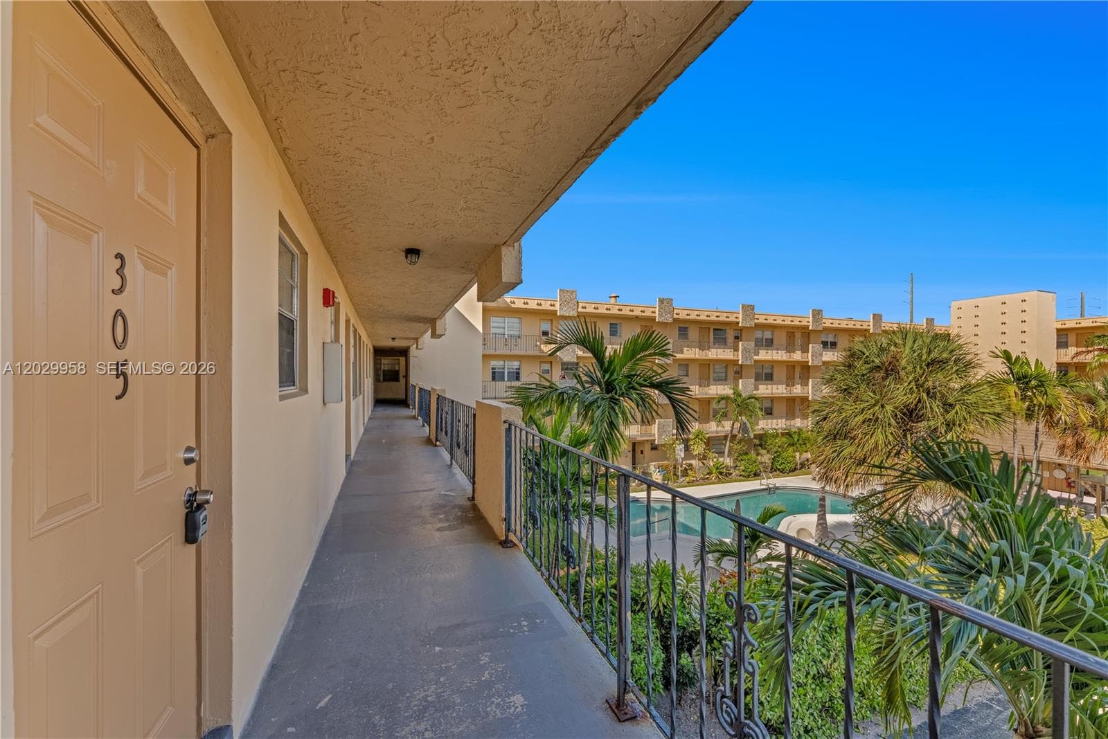 2145 Pierce St # 305, Hollywood, FL 33020 photo 2