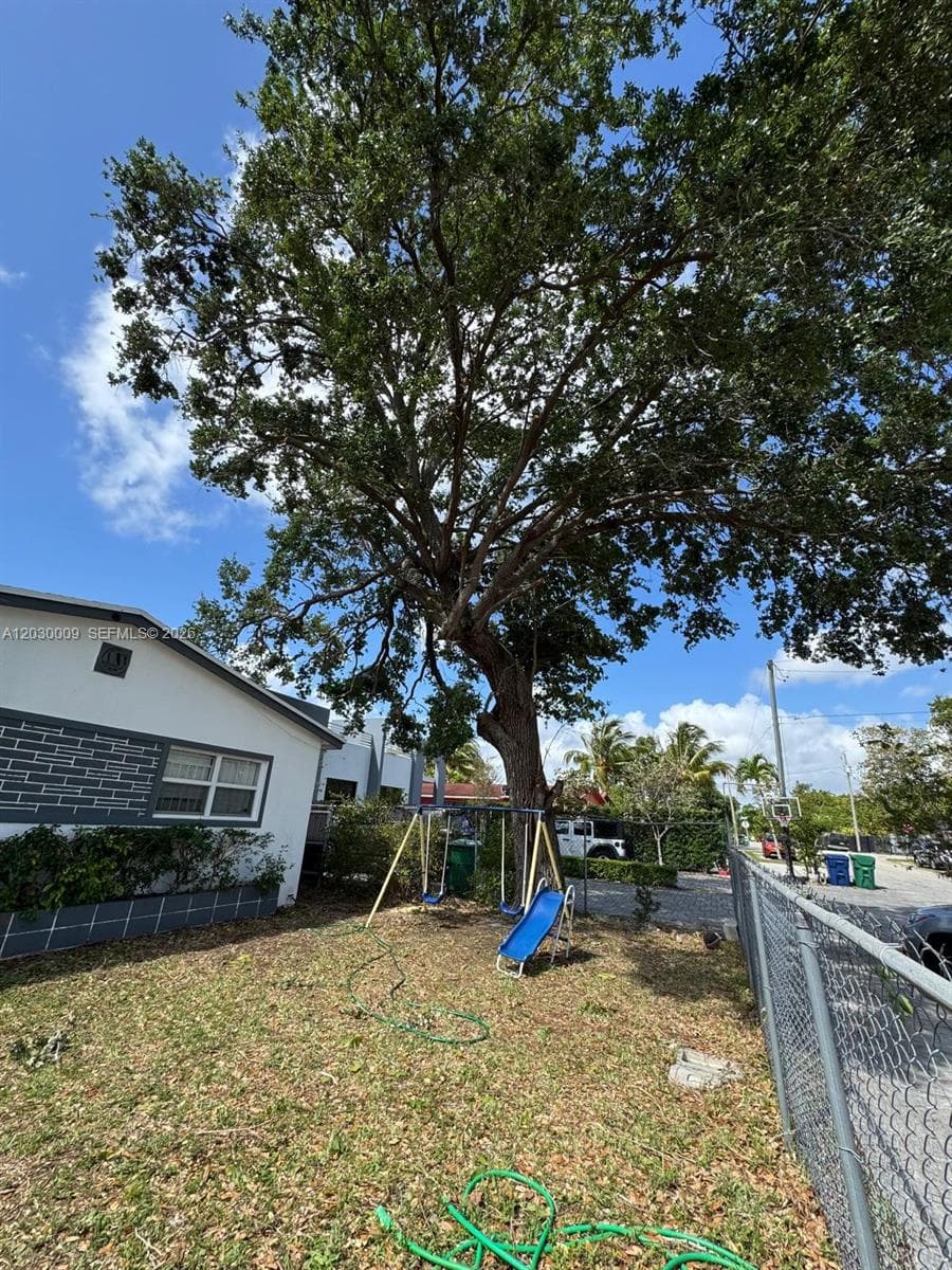 1226 NE 112th St # 1226, Miami, FL 33161 photo 3