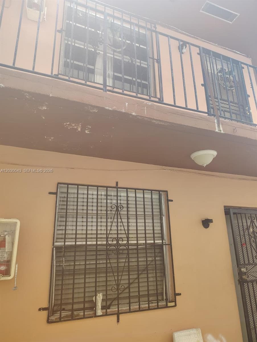934 SW 3rd St, Miami, FL 33130 photo 5