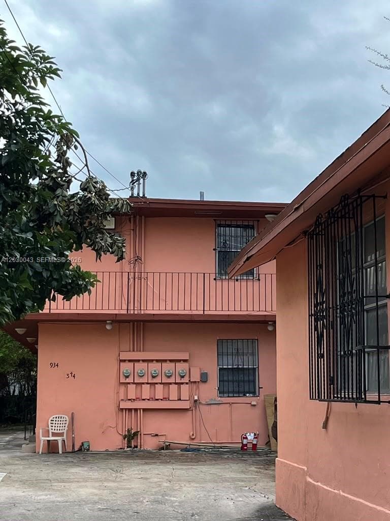 934 SW 3rd St, Miami, FL 33130 photo 4
