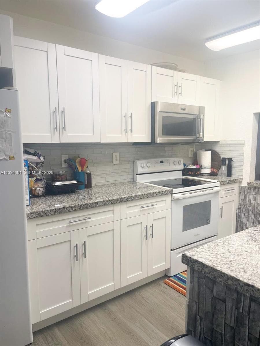 177 Lakeview Dr # 104, Weston, FL 33326 photo 2