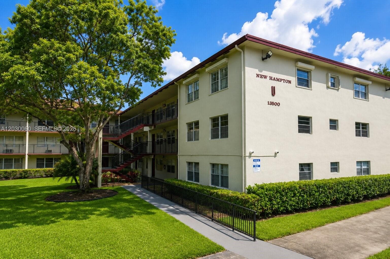 13500 SW 1st St # 114U, Pembroke Pines, FL 33027 photo 2