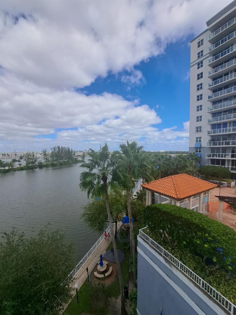 5085 NW 7th St # 602, Miami, FL 33126 photo 2