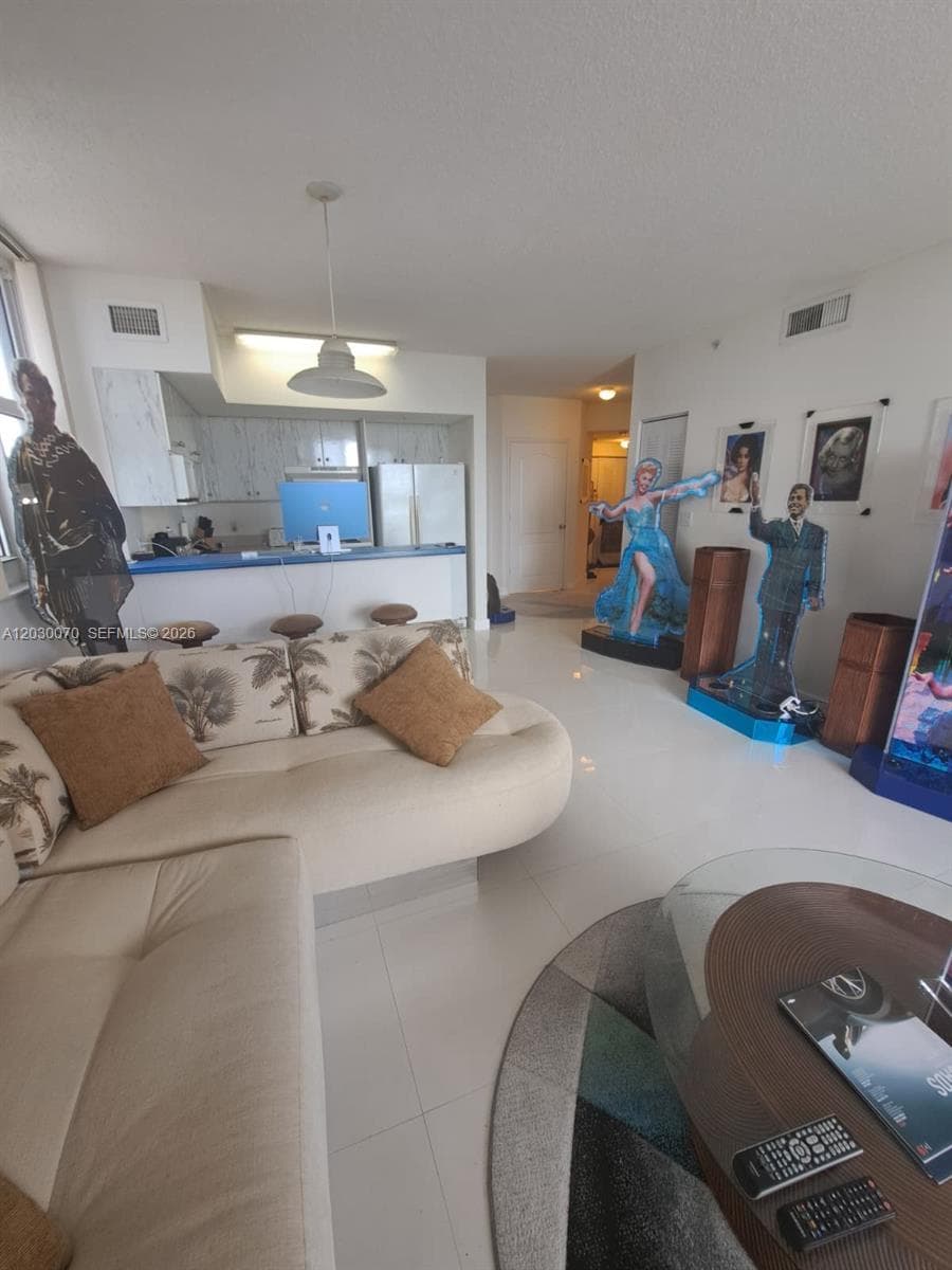 5085 NW 7th St # 602, Miami, FL 33126 photo 3