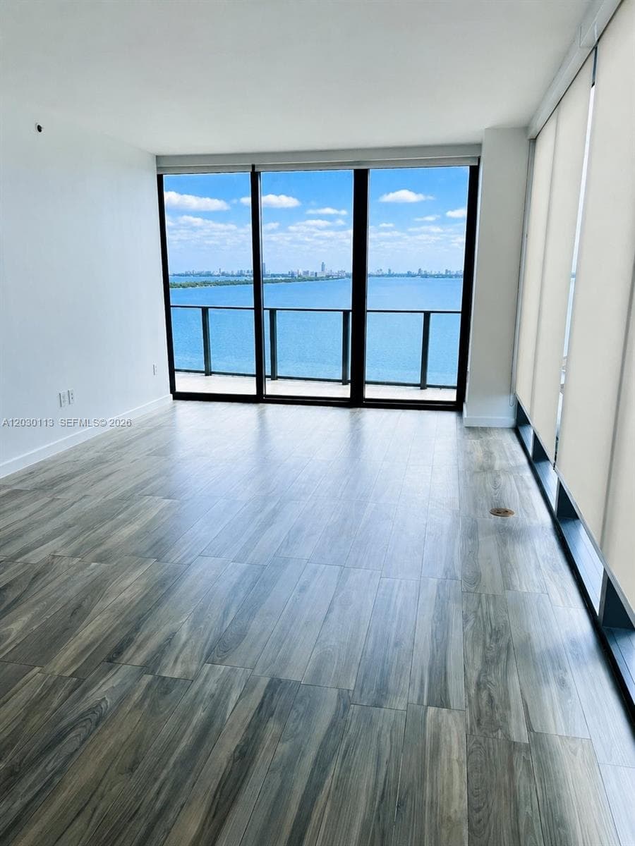 460 NE 28th St # 1408, Miami, FL 33137 photo 2