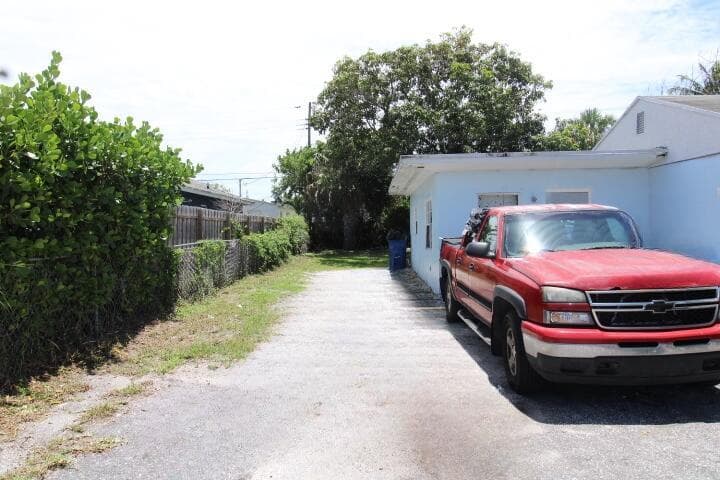 1417 W 32nd Street, Riviera Beach, FL 33404 photo 3