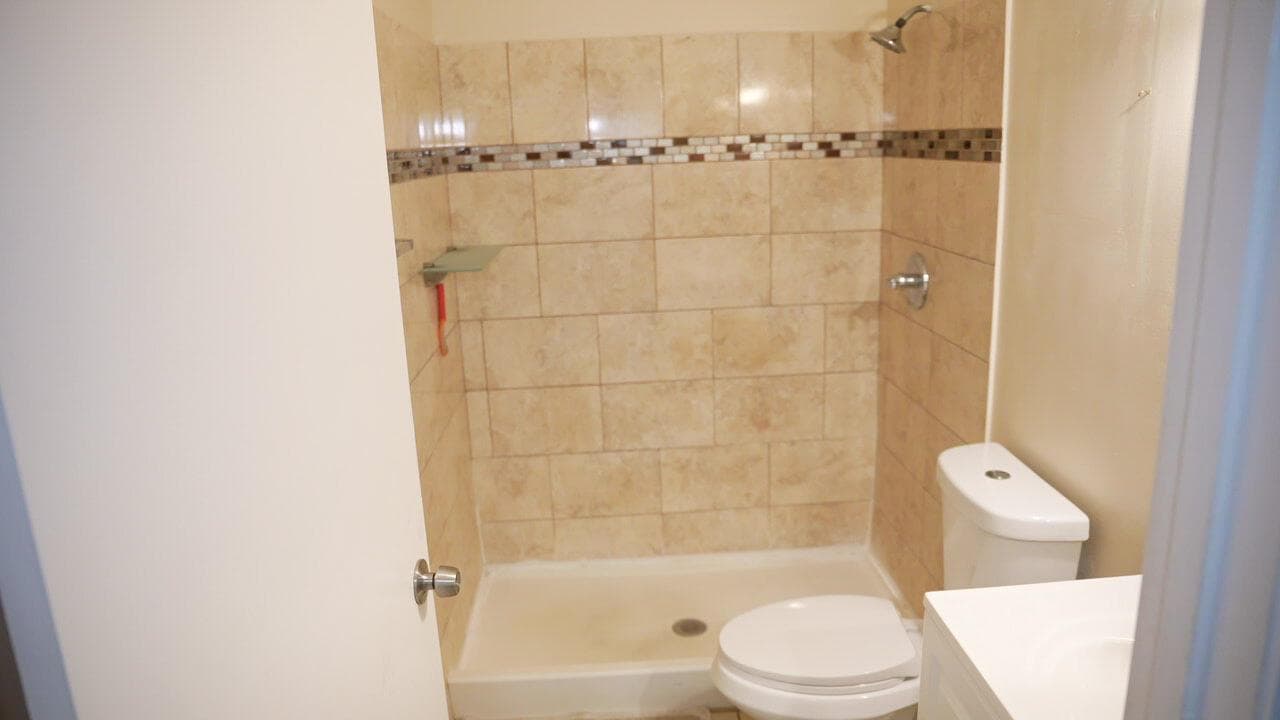 201 Maplewood Drive # 201, FL 33415 photo 5