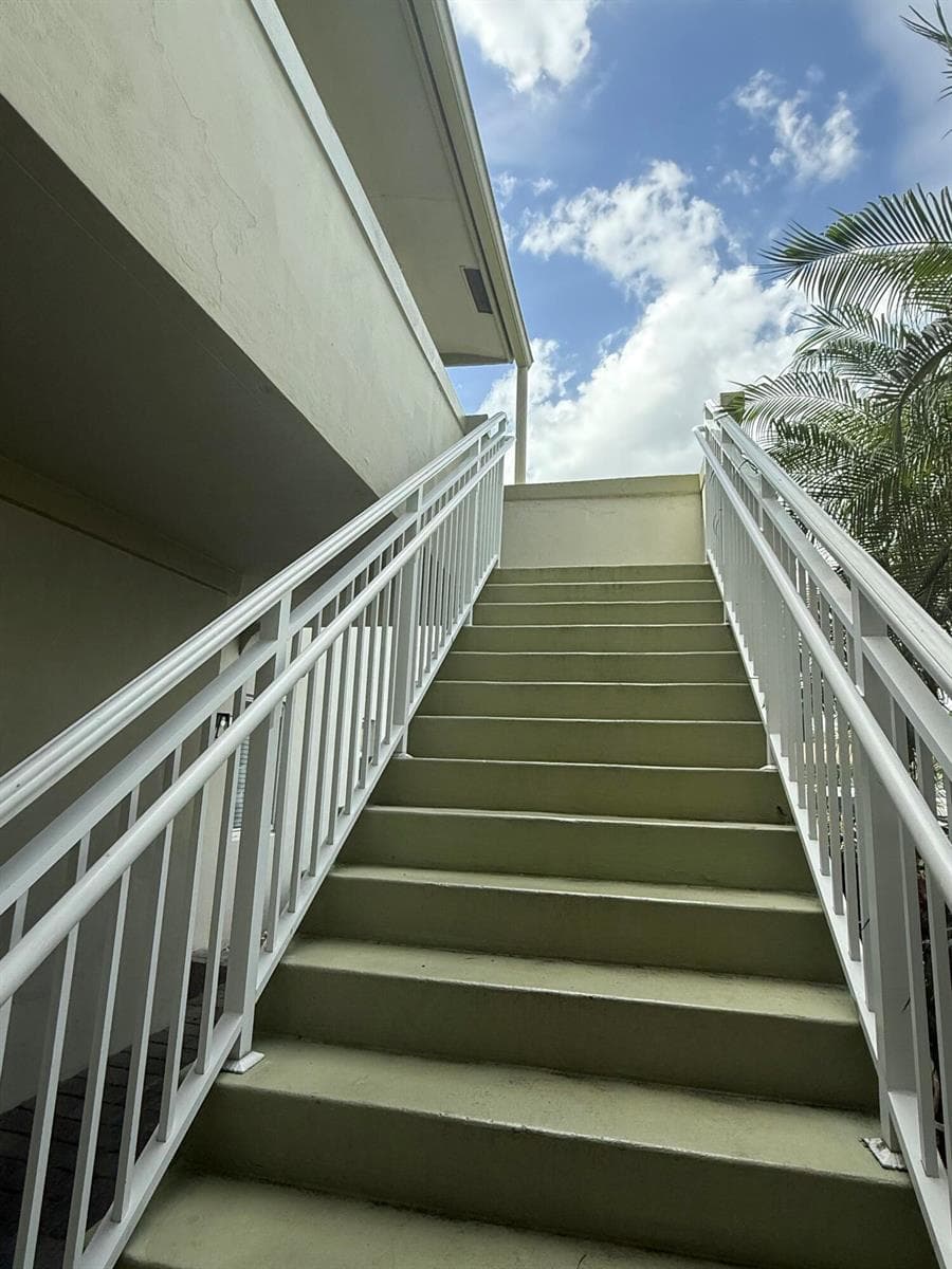578 NE 20th Street # 10e, Wilton Manors, FL 33305 photo 3