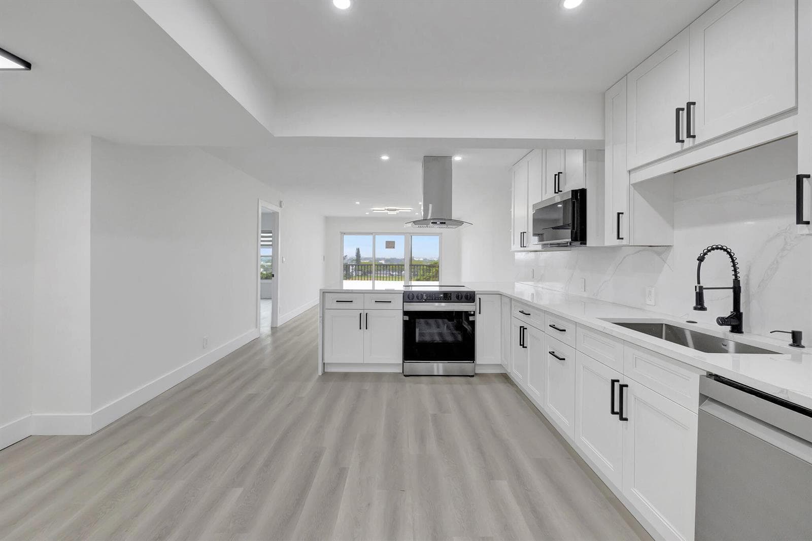 3050 N Palm Aire Drive # 704, Pompano Beach, FL 33069 photo 5