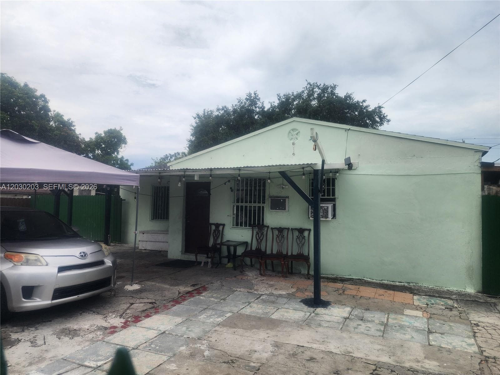 2130 NW 92nd St, Miami, FL 33147 photo 2