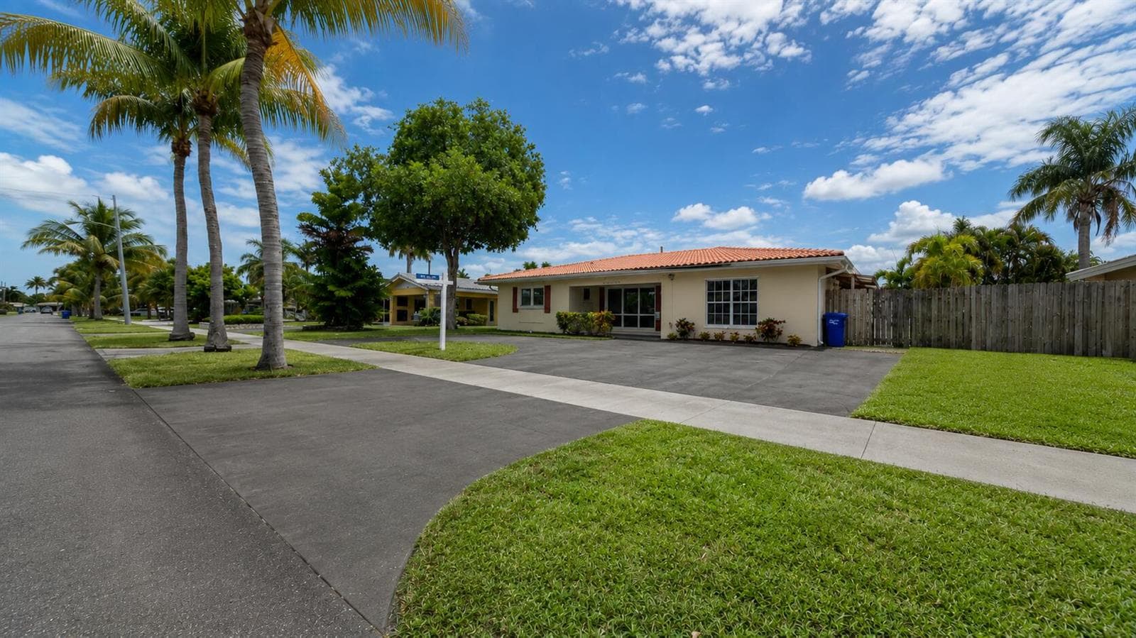420 SE 4th Court, Pompano Beach, FL 33060 photo 2
