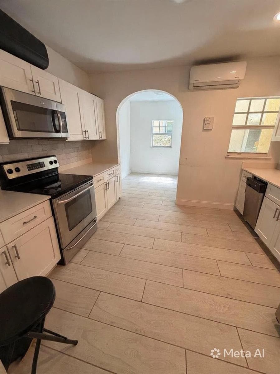 407 S Lakeside Drive, FL 33460 photo 3