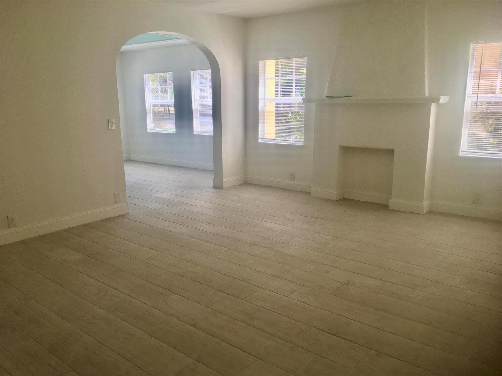 407 S Lakeside Drive, FL 33460 photo 4