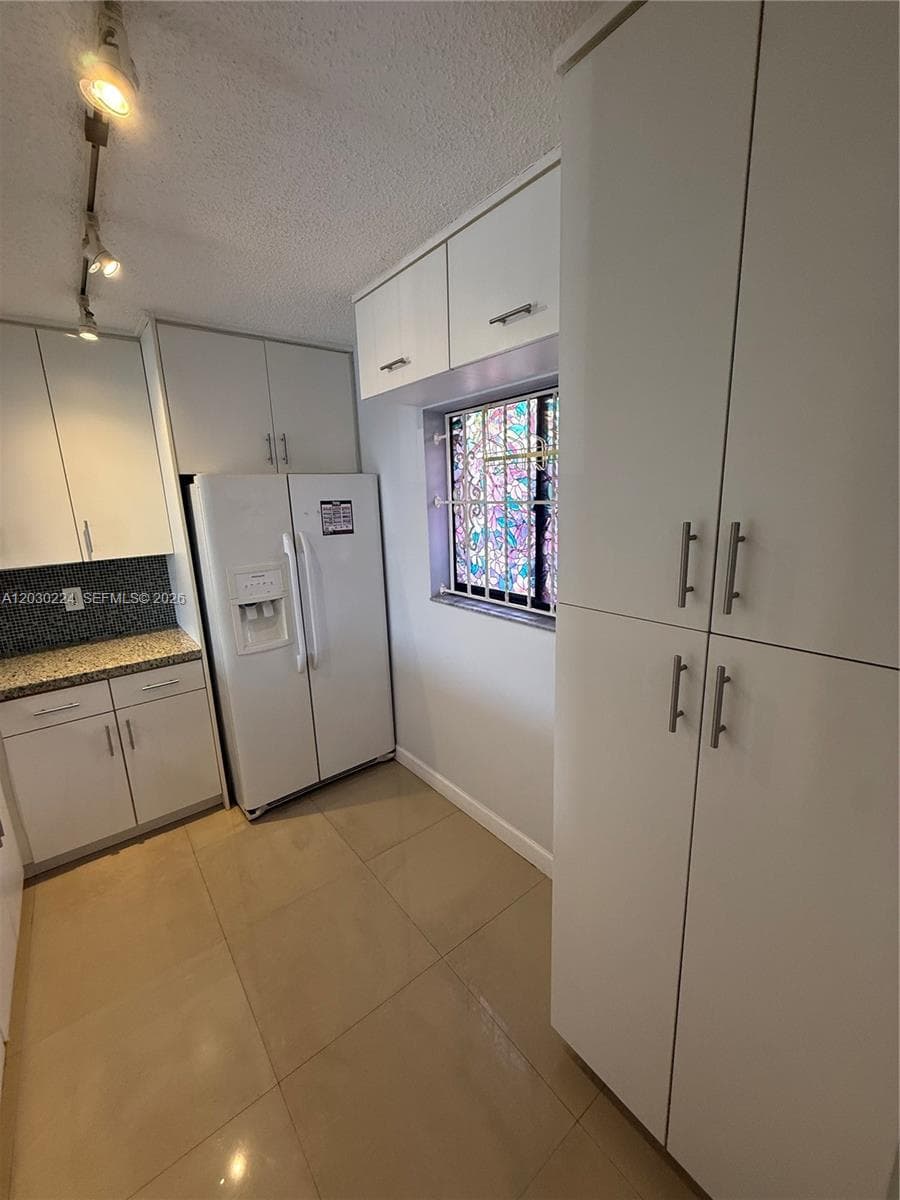 8625 NW 8th St # 420, Miami, FL 33126 photo 5