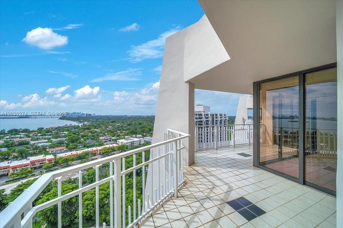 1000 Quayside Ter # TS-10, Miami, FL 33138 photo 4