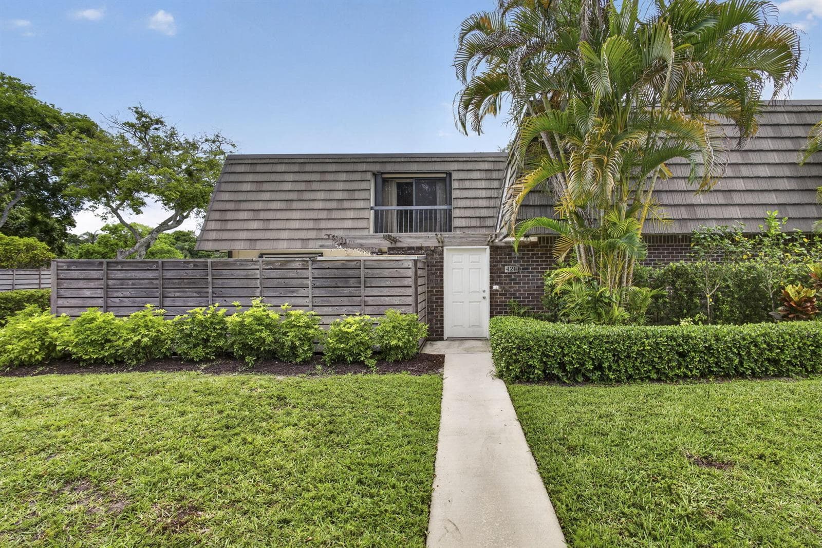 121 1st Terrace, Palm Beach Gardens, FL 33418 photo 2