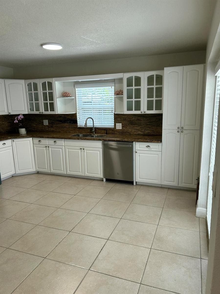 61 NW 47th Street, Oakland Park, FL 33309 photo 4