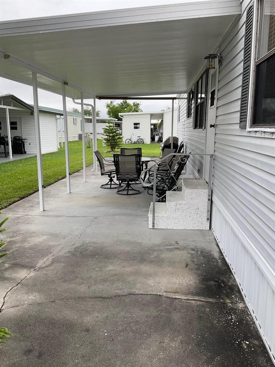 1601 Us, Okeechobee, FL 34974 photo 2