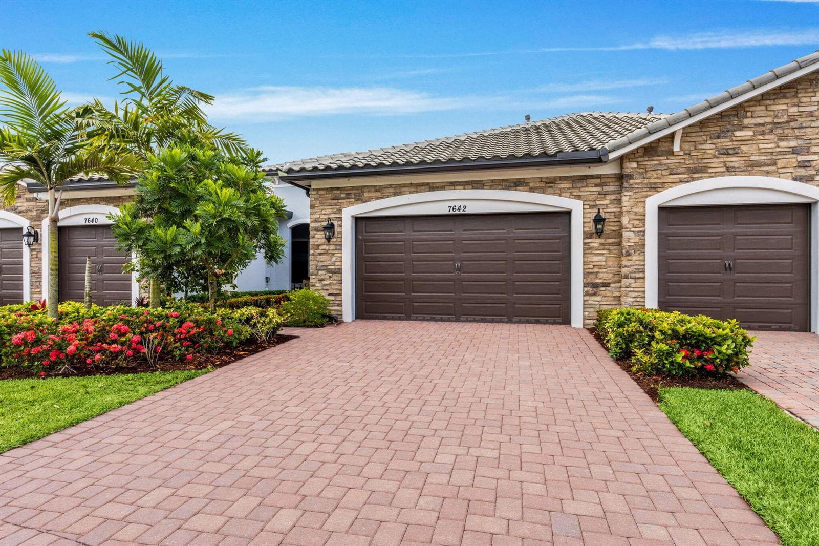 7642 N Blue Spring Drive, Parkland, FL 33067 photo 2