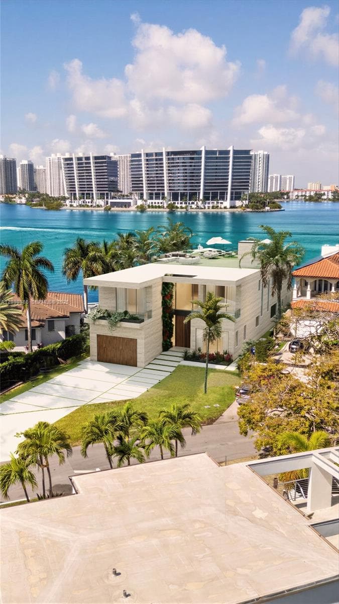 18800 N Bay Rd, Sunny Isles Beach, FL 33160 photo 2