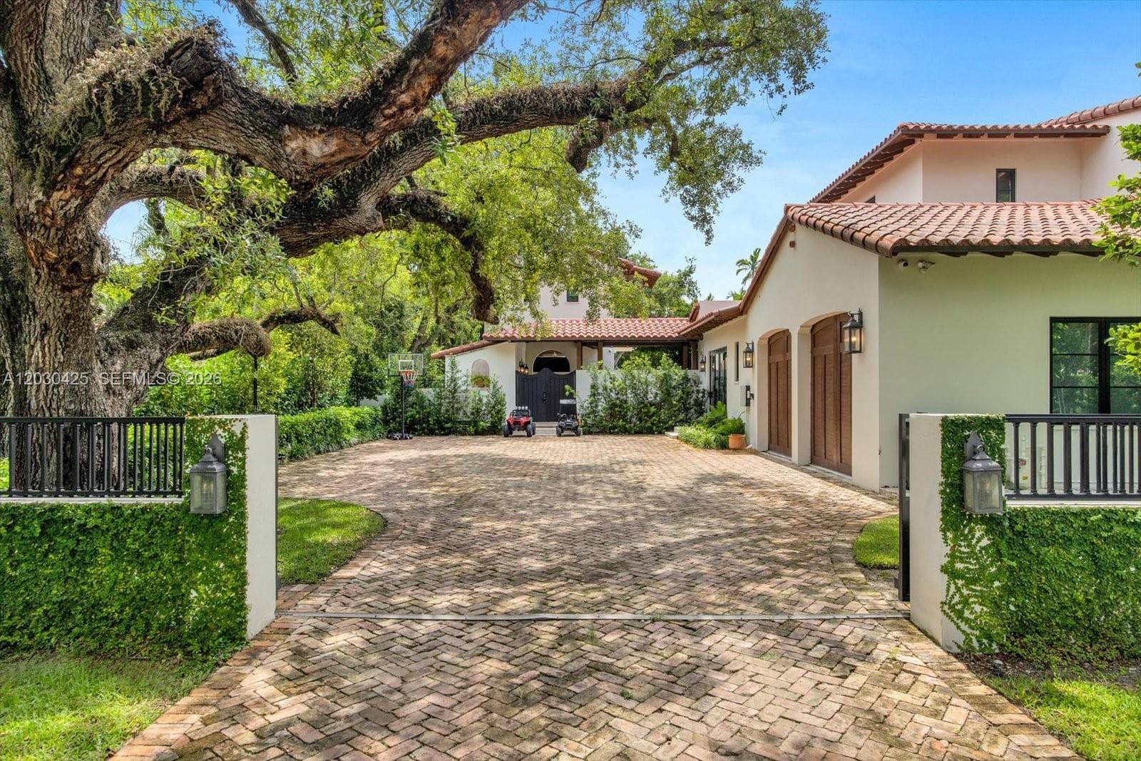 545 San Antonio Ave, Coral Gables, FL 33146 photo 5