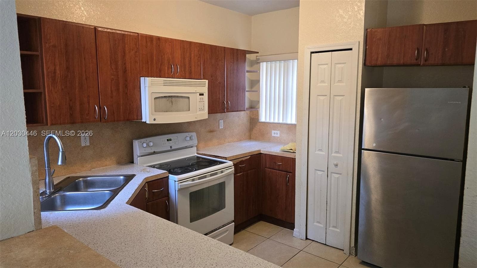 671 SW 10th St, Florida City, FL 33034 photo 2