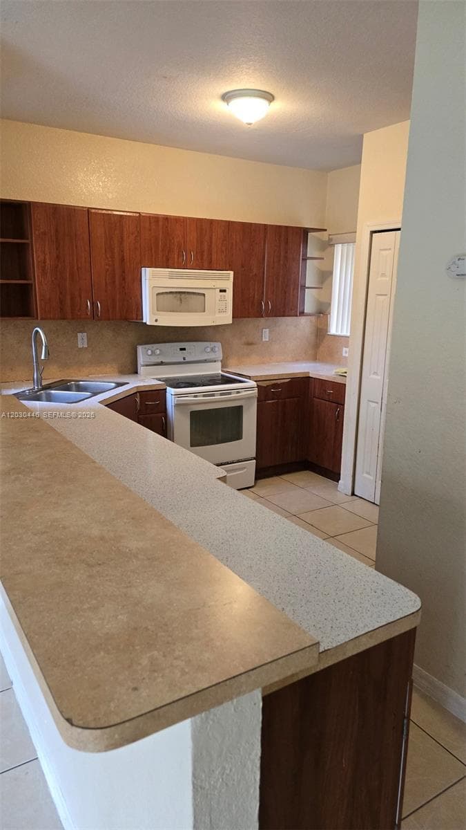671 SW 10th St, Florida City, FL 33034 photo 3