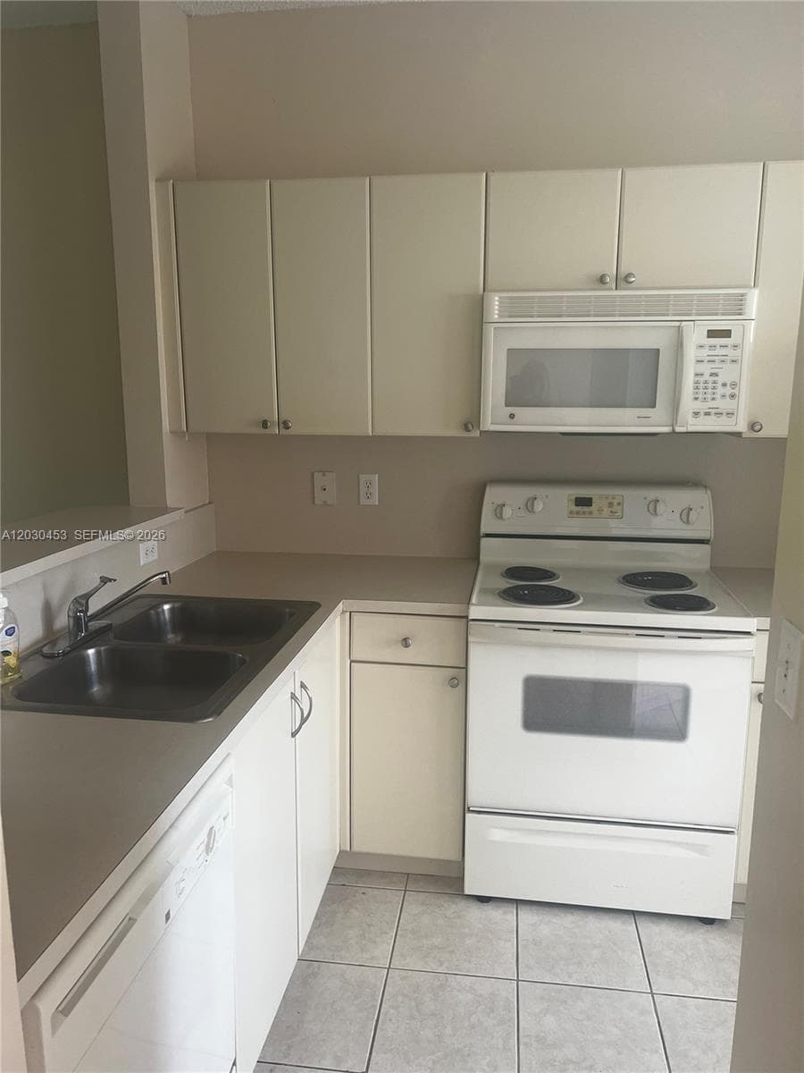 2322 SE 23rd Ave # 2322, Homestead, FL 33035 photo 4