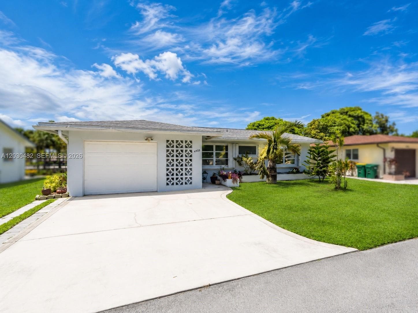 4923 NW 55th Ct, Tamarac, FL 33319 photo 2