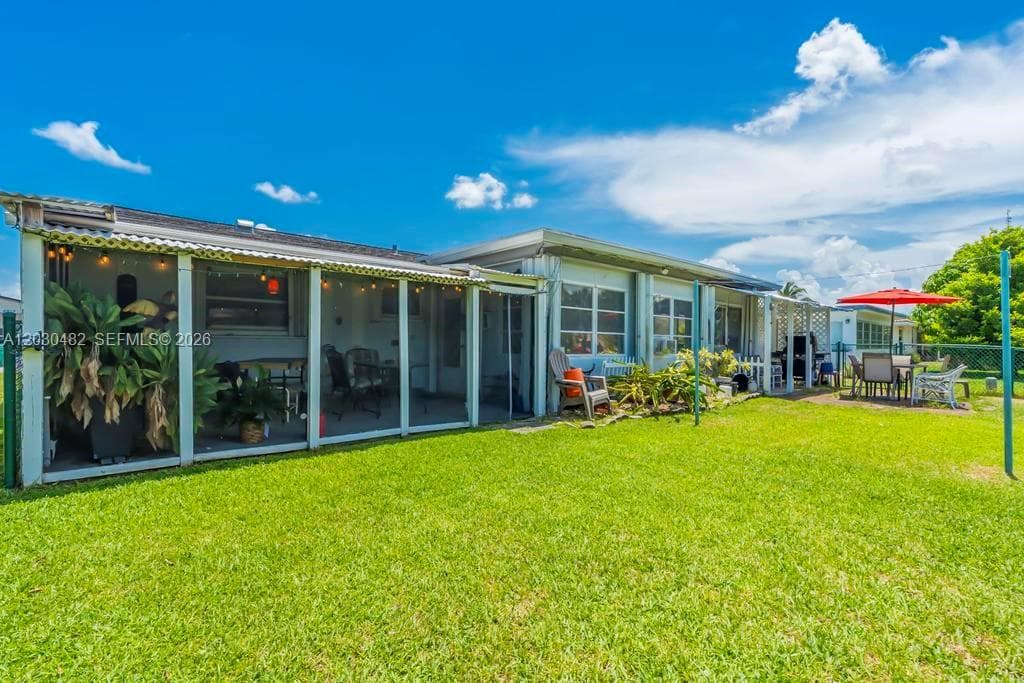 4923 NW 55th Ct, Tamarac, FL 33319 photo 3