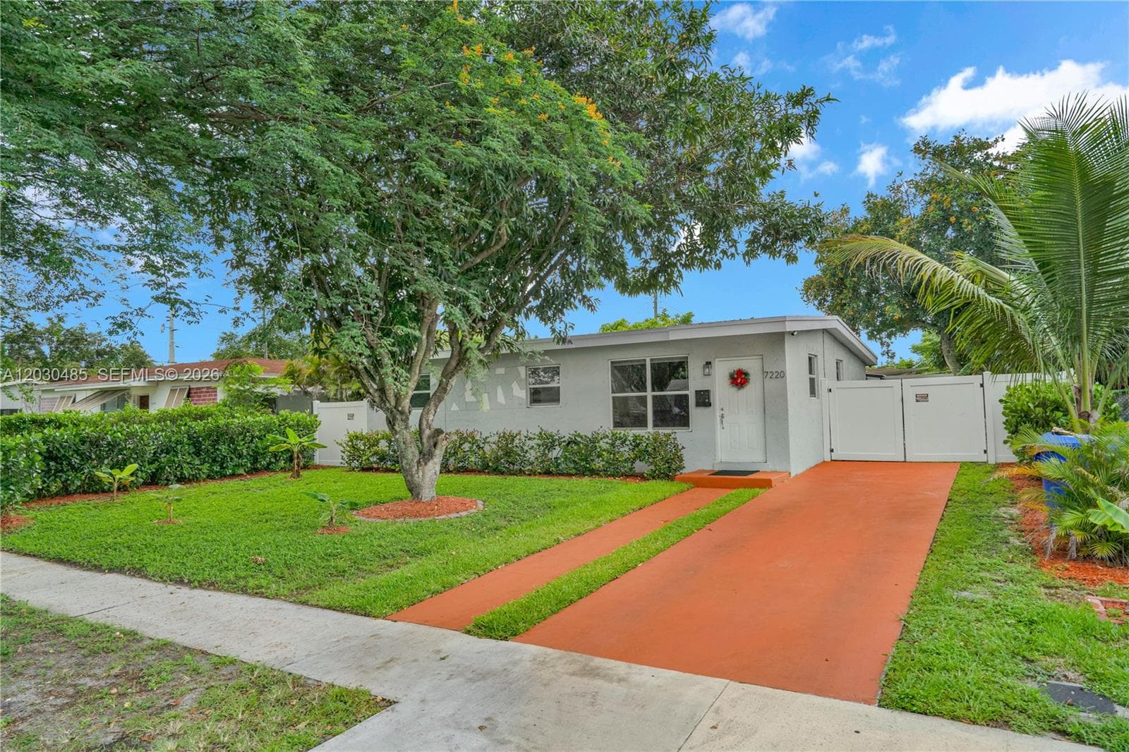 7220 Arthur St, Hollywood, FL 33024 photo 2