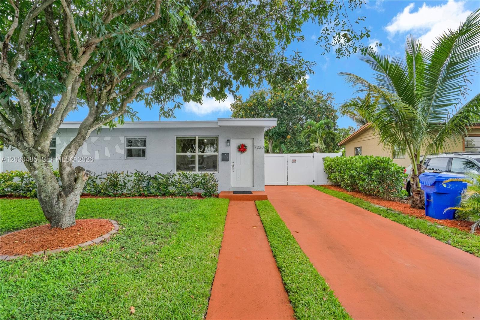 7220 Arthur St, Hollywood, FL 33024 photo 3