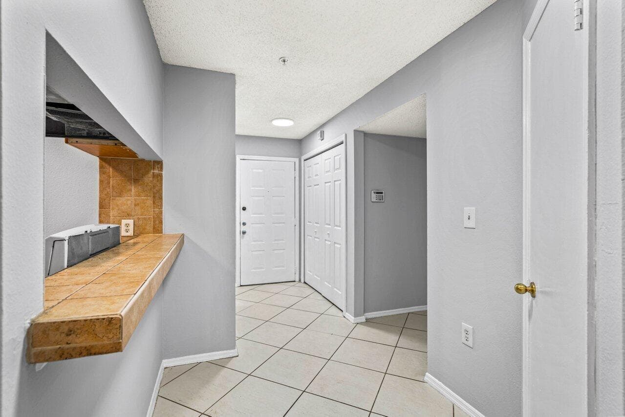 2305 N Congress Avenue # 18, Boynton Beach, FL 33426 photo 2
