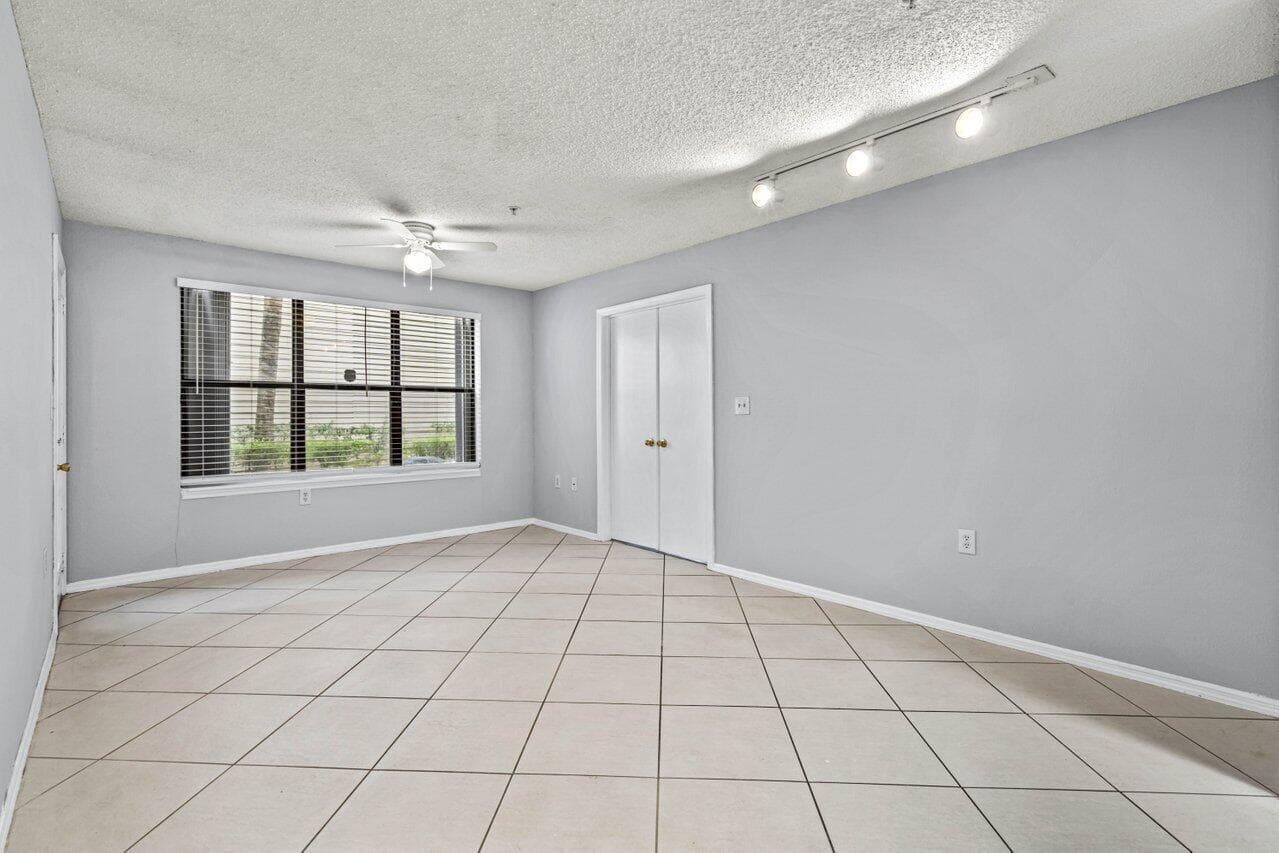 2305 N Congress Avenue # 18, Boynton Beach, FL 33426 photo 4