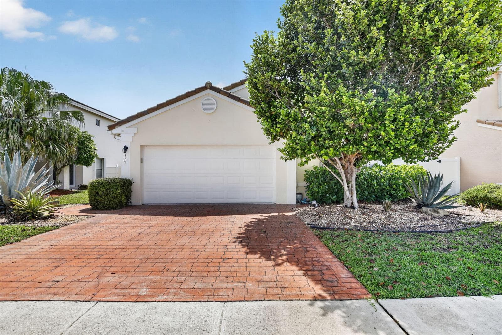 327 SW 191st Terrace, Pembroke Pines, FL 33029