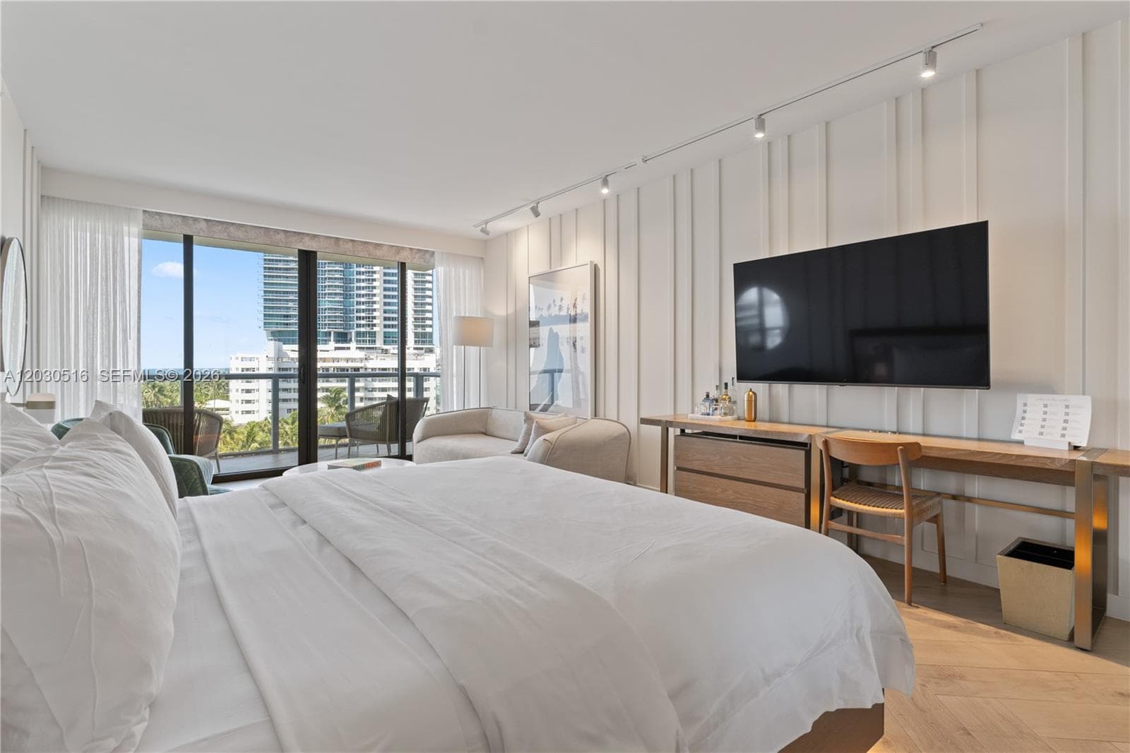 2201 Collins Ave # 707, Miami Beach, FL 33139 photo 3