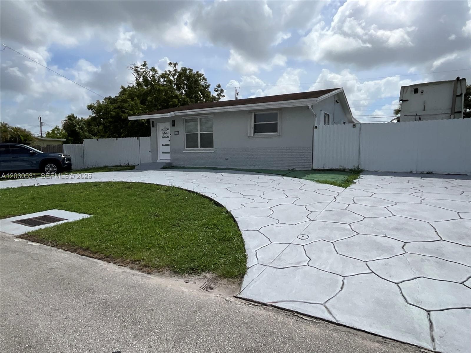 1905 SW 100th Ave, Miramar, FL 33025 photo 2