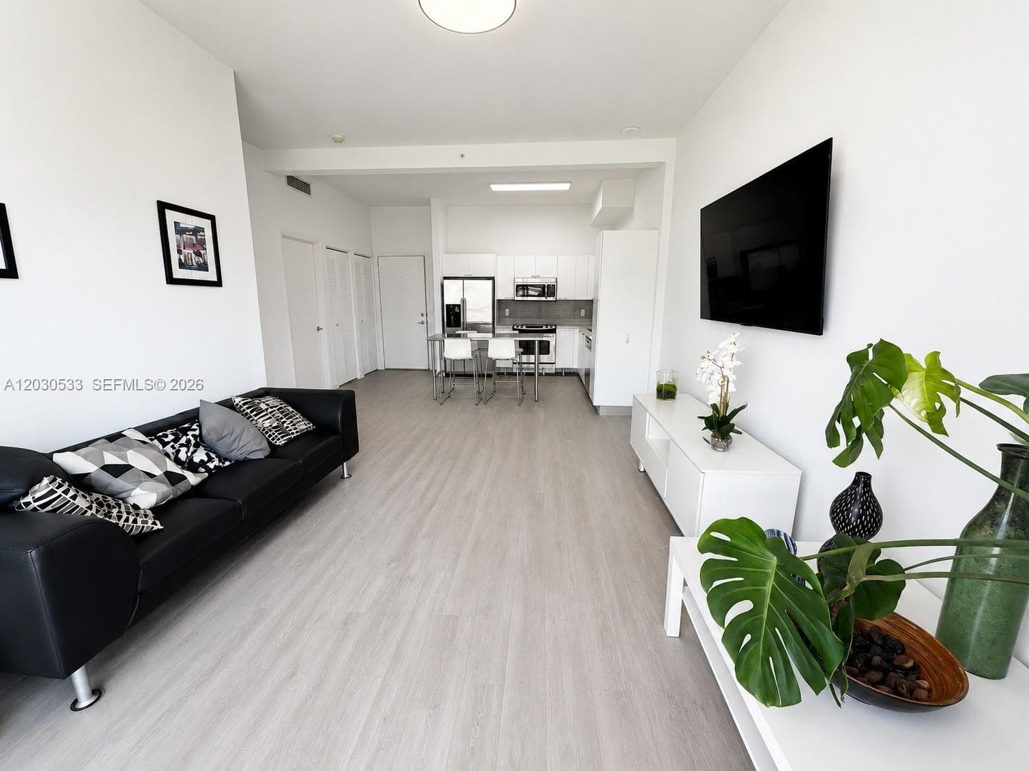 234 NE 3rd St # 905, Miami, FL 33132 photo 3