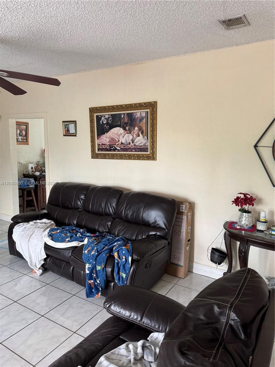 5612 NW 5612 nw 206th Ln, Miami Gardens, FL 33055 photo 2
