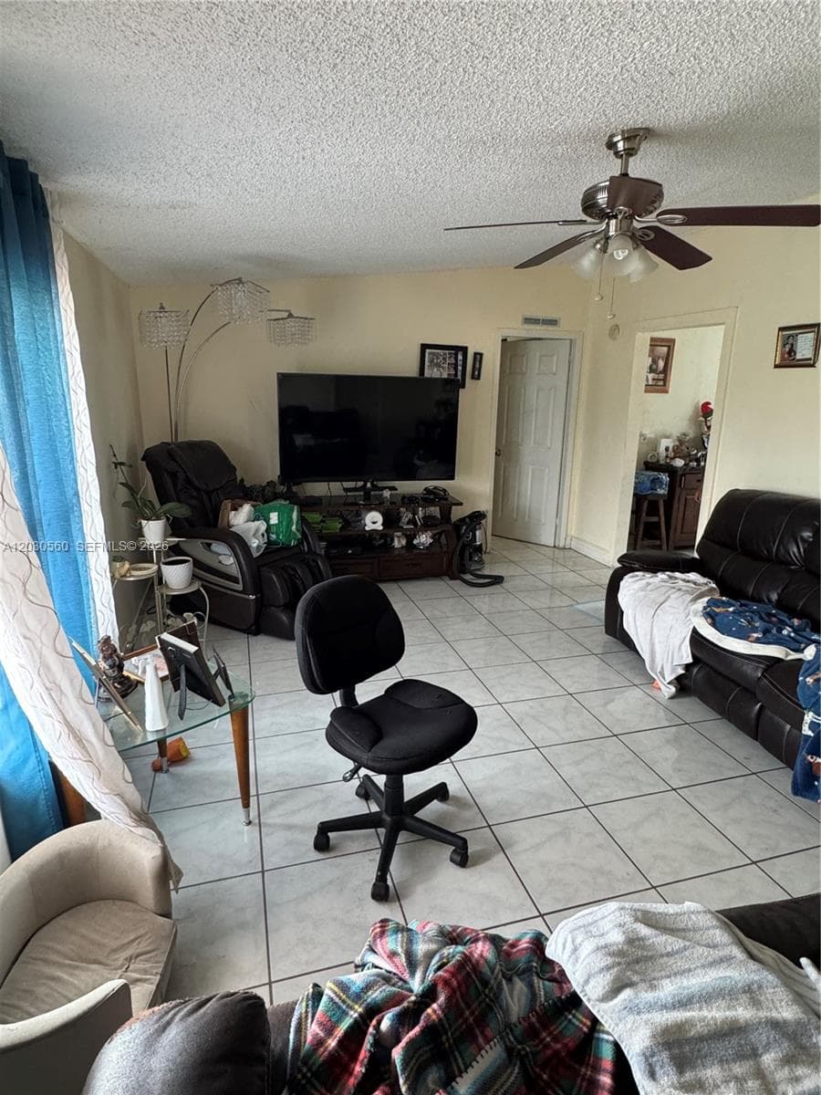 5612 NW 5612 nw 206th Ln, Miami Gardens, FL 33055 photo 3