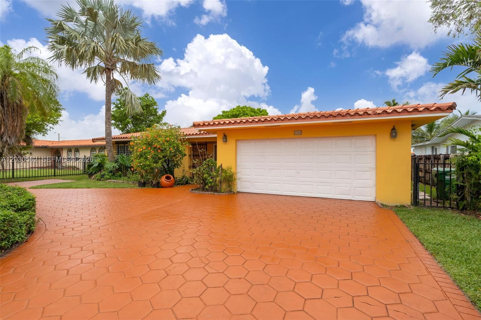 1320 SW 84th Ave, Miami, FL 33144 photo 2