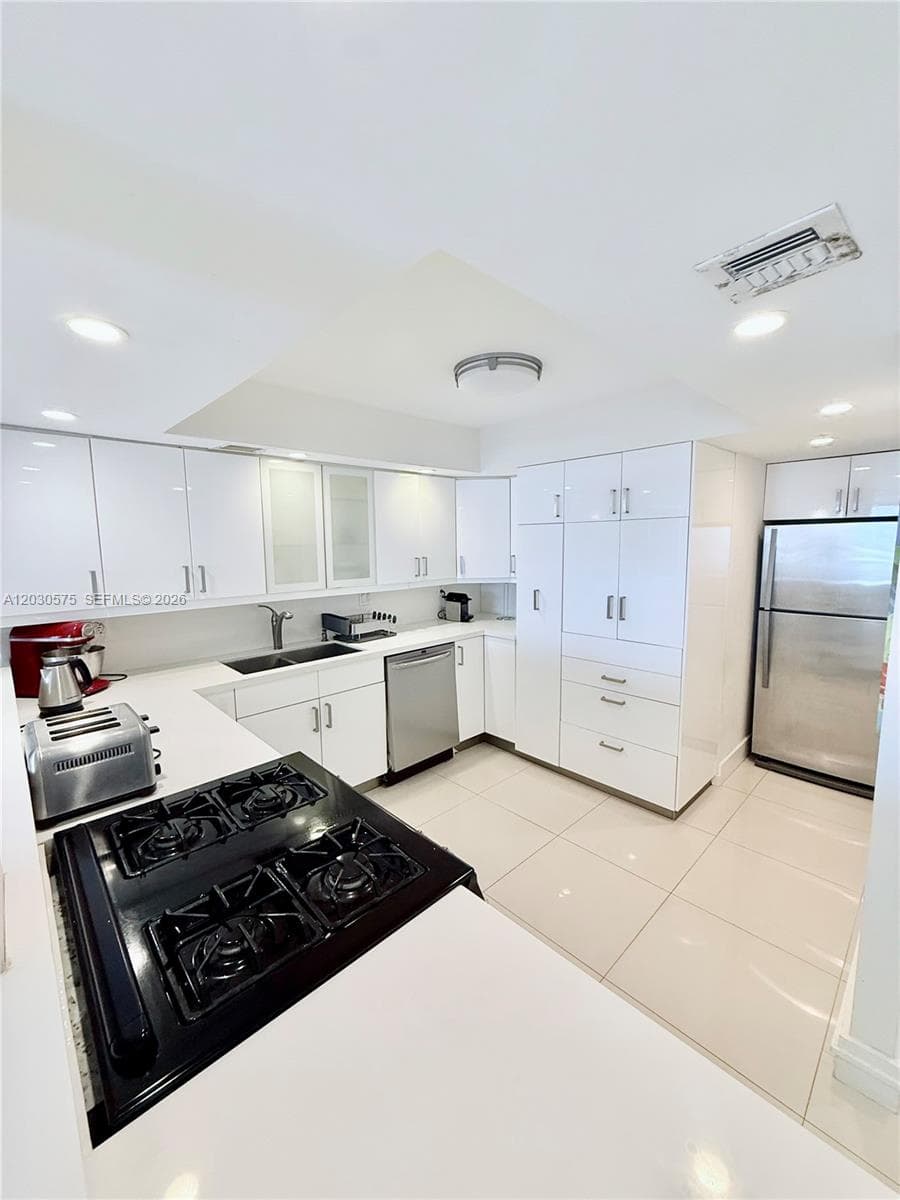 3140 S Ocean Dr # 310, Hallandale Beach, FL 33009 photo 3