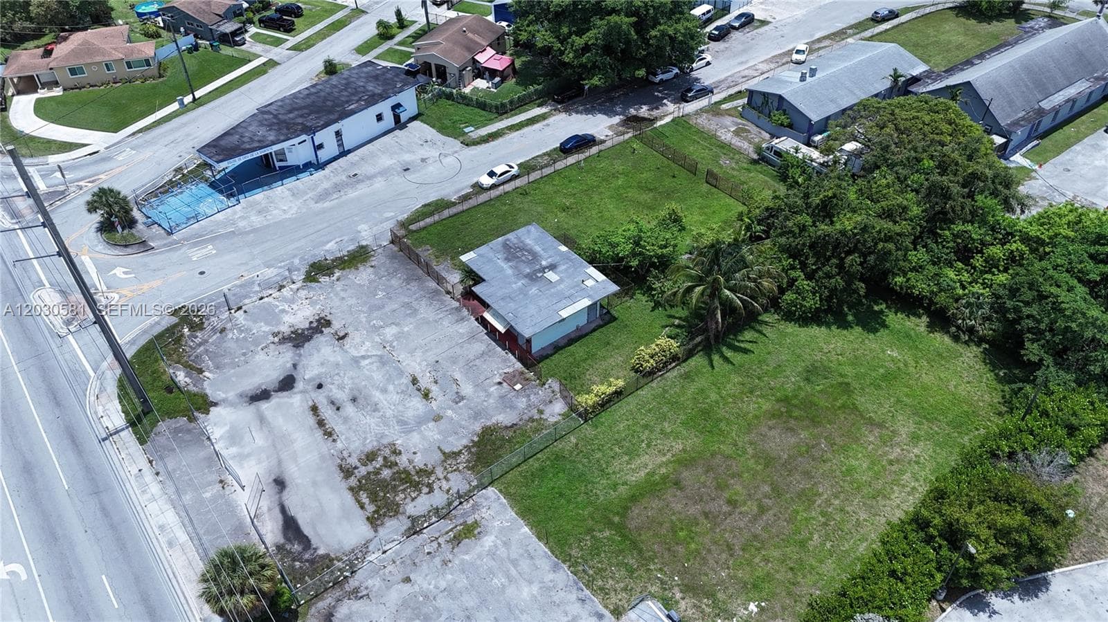 1550 NW 95th St, Miami, FL 33147 photo 4