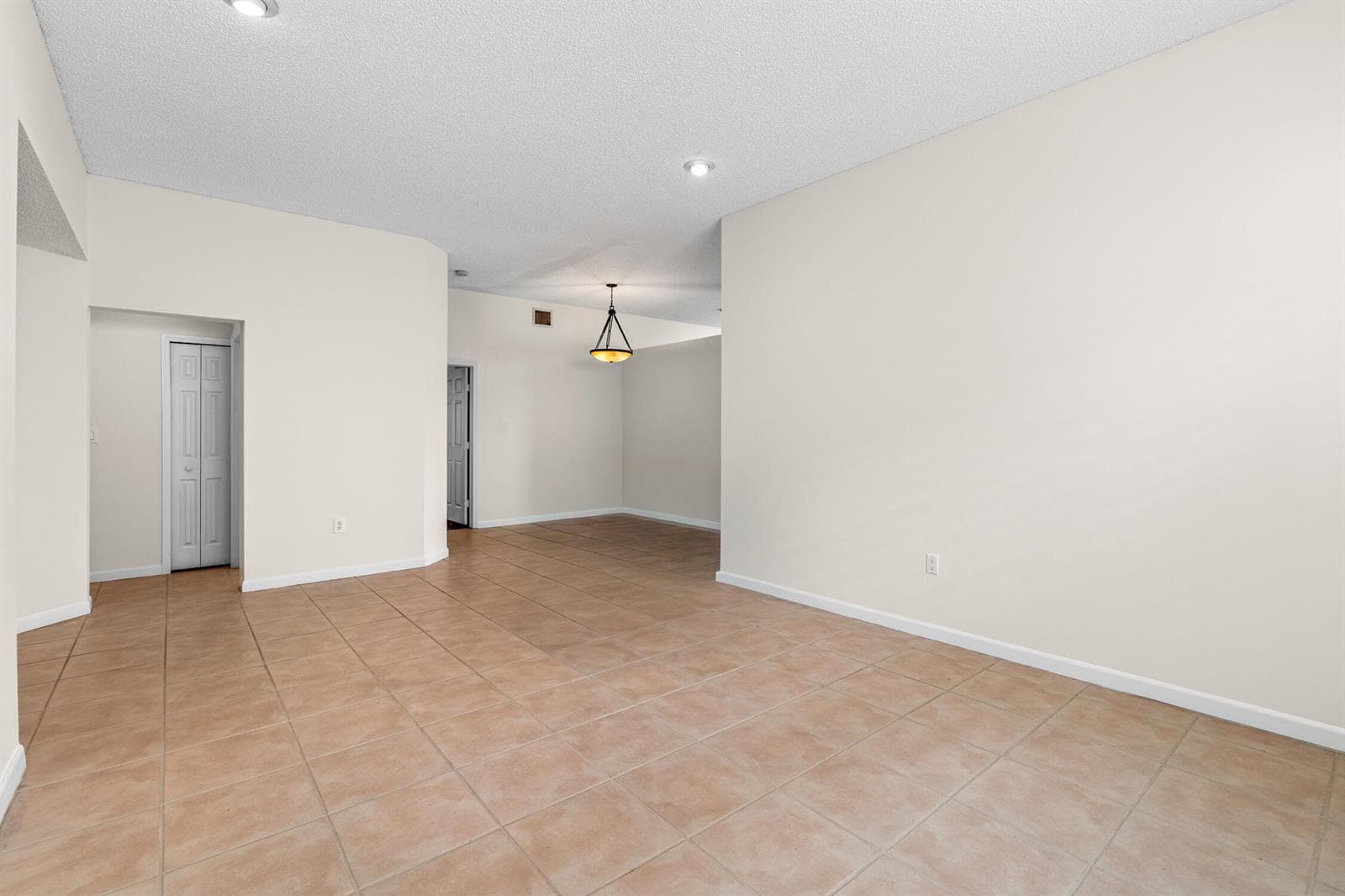 376 E Royal Cove Circle, Davie, FL 33325 photo 5