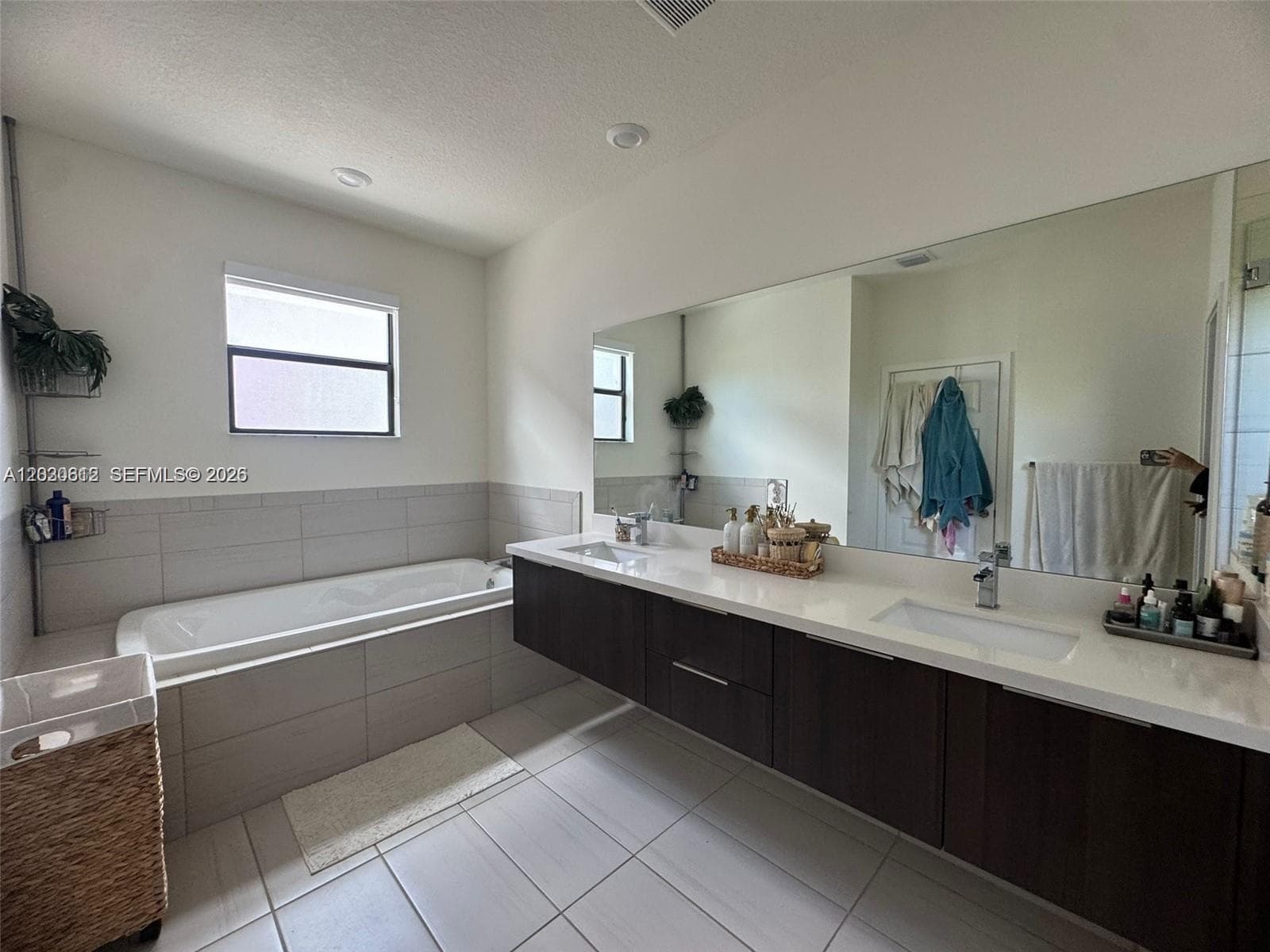 10240 NW 76th Ter, Doral, FL 33178 photo 4