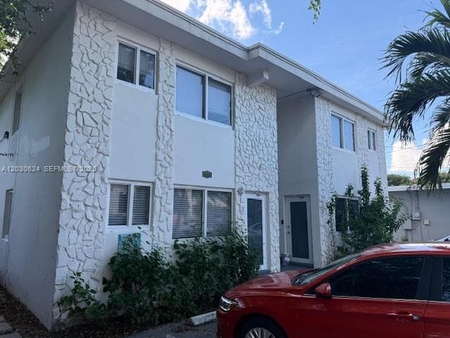 2006 Calais Dr # 1, Miami Beach, FL 33141 photo 2